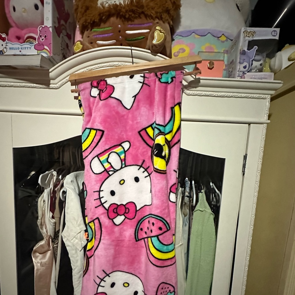 Hello Kitty throw strawberry & watermelon. Summer collection